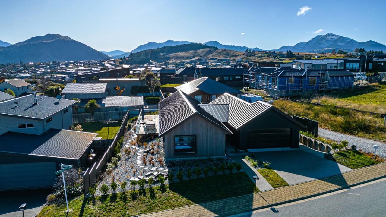 Villa Kikorangi Mountain Vista Wanaka Exterior foto